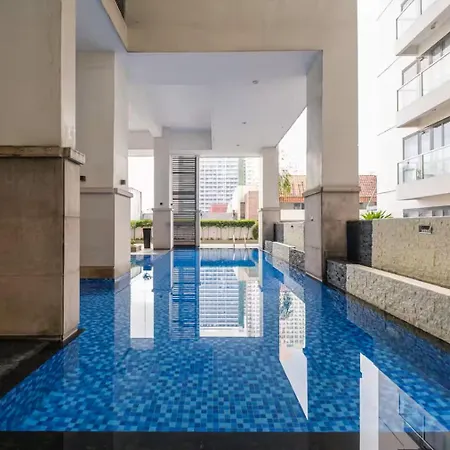 Greenbelt Hamilton Makati Luxury Studio 42Sqm Hotel Bed