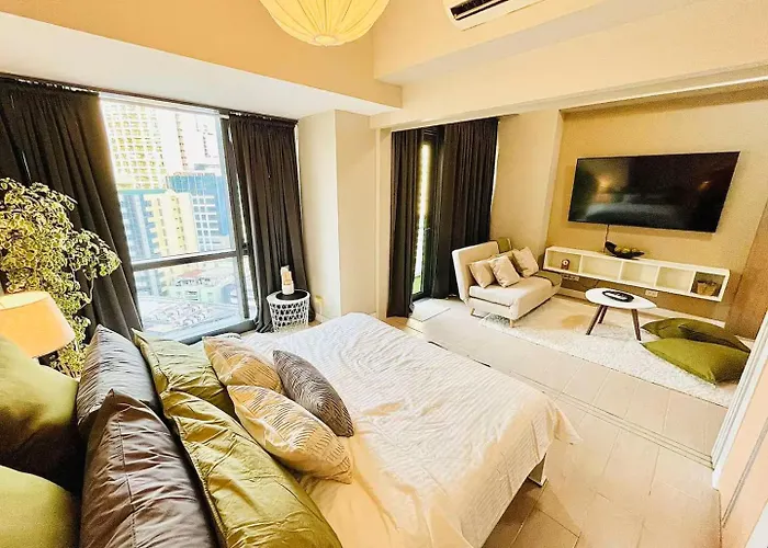 Hamilton Greenbelt Makati 4*