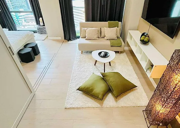 Hamilton Greenbelt Makati 4*