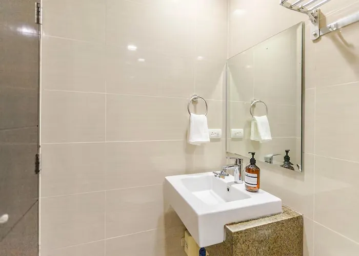 Hamilton Greenbelt Makati Aparthotel