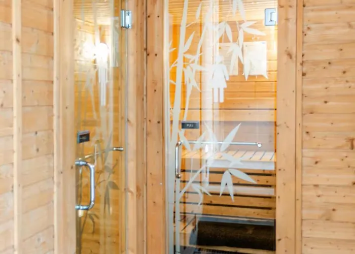 Hamilton Greenbelt Makati Aparthotel