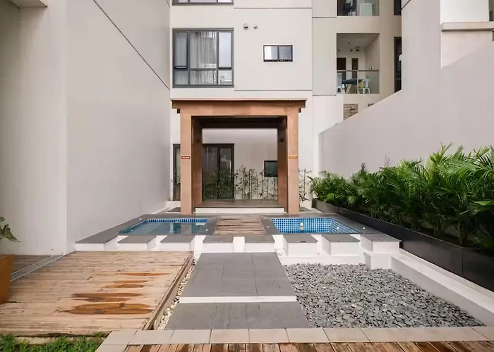 Hamilton Greenbelt Makati 4*