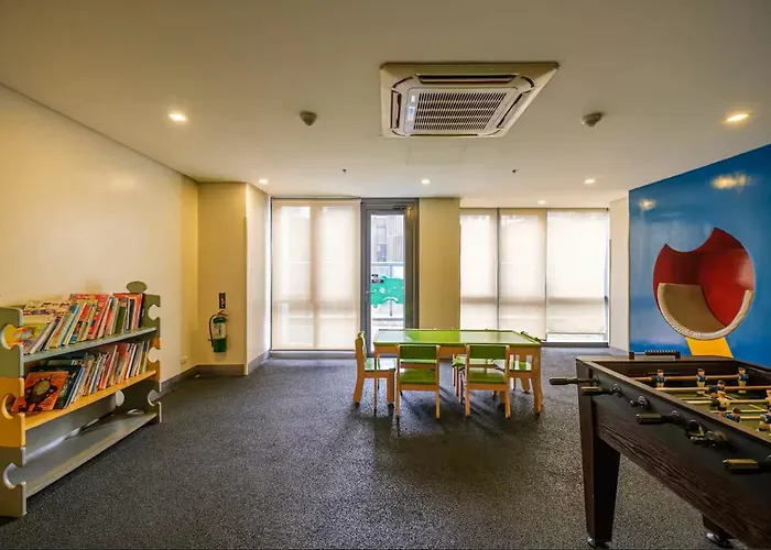 Aparthotel Hamilton Greenbelt Makati 4*